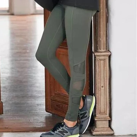 Athleta Pants - Athleta Fan Fav Side Mesh Leggings Medium Green High Rise Breathable #5403